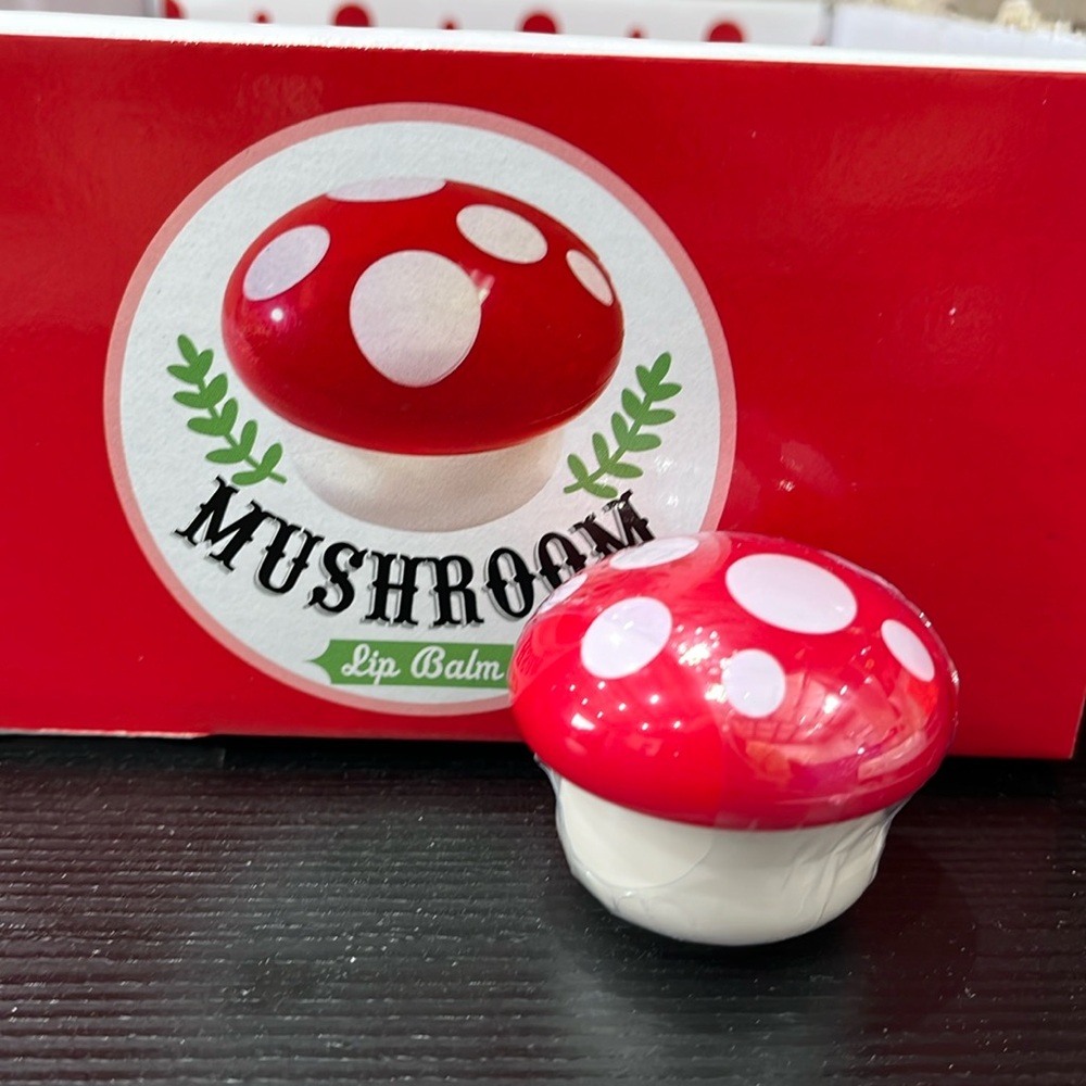 🍄HOST PICK🍄Strawberry🍓 scented Red & White Mushroom Shaped Lip balm🍄🍄